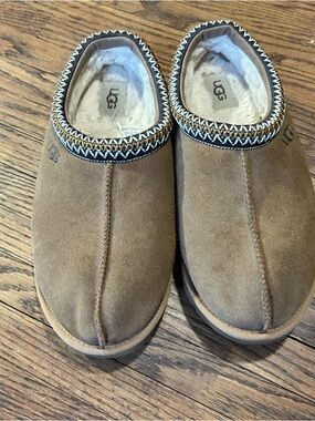 UGG Cream Shearling Lined Mule Slippers women’s size 9